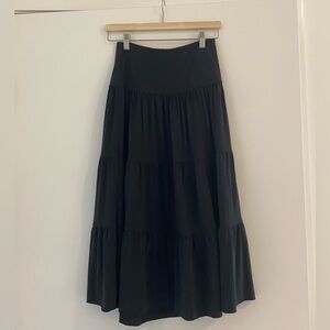 aritzia wilfred black tiered skirt 🖤